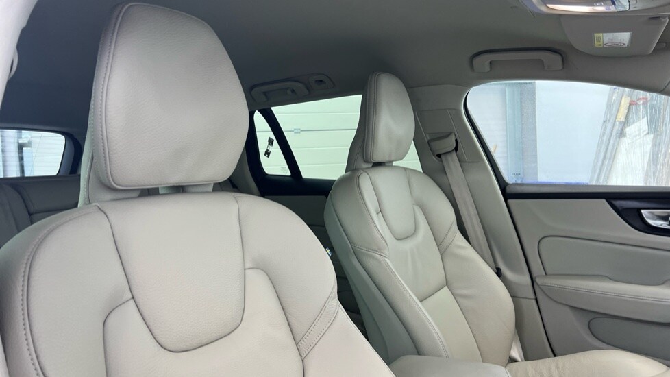 Used Volvo V60 2025 for sale - 78137000: Photo 31