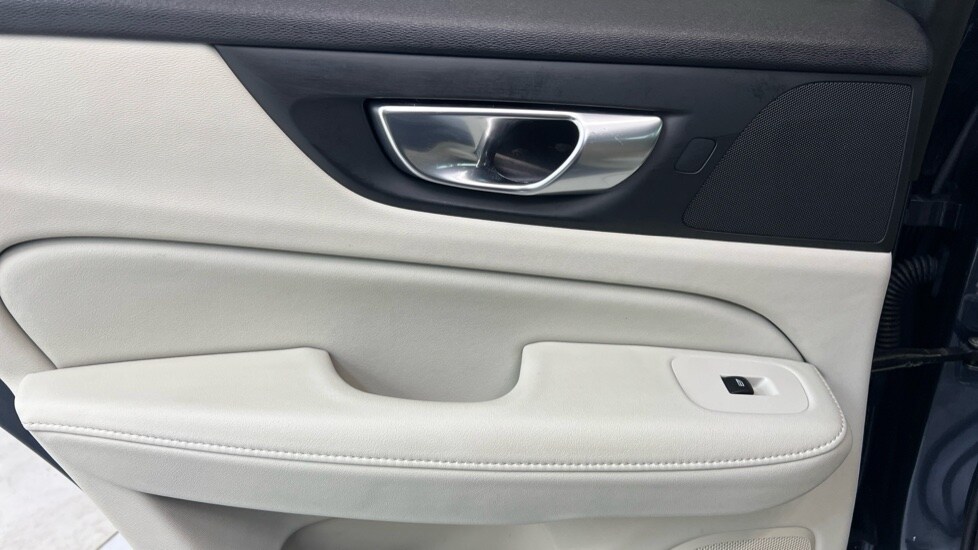 Used Volvo V60 2025 for sale - 78137000: Photo 47