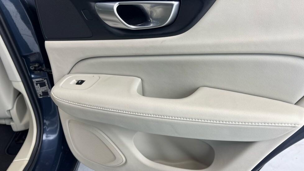 Used Volvo V60 2025 for sale - 78137000: Photo 52