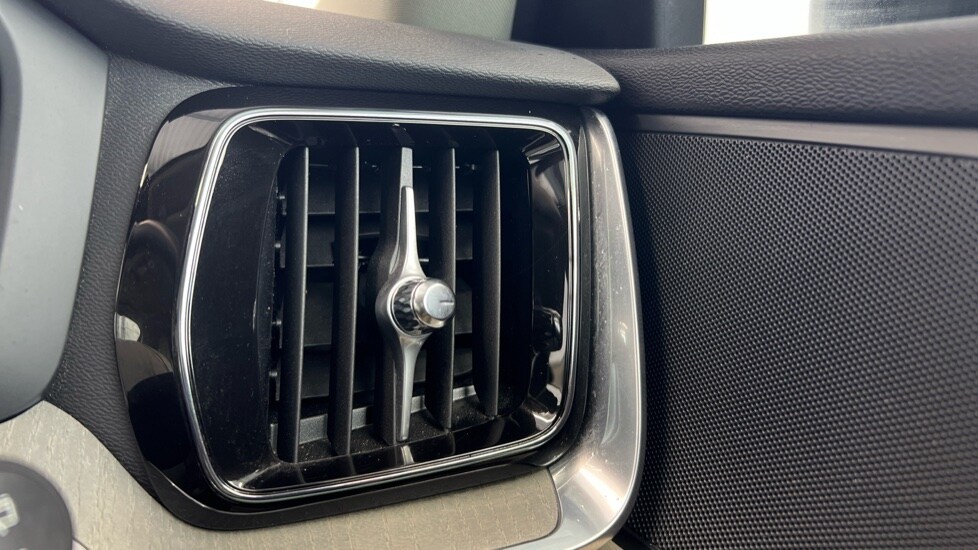 Used Volvo V60 2025 for sale - 78137000: Photo 61