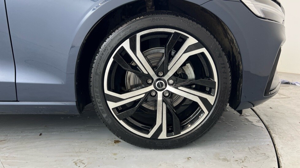 Used Volvo V60 2025 for sale - 78137000: Photo 9