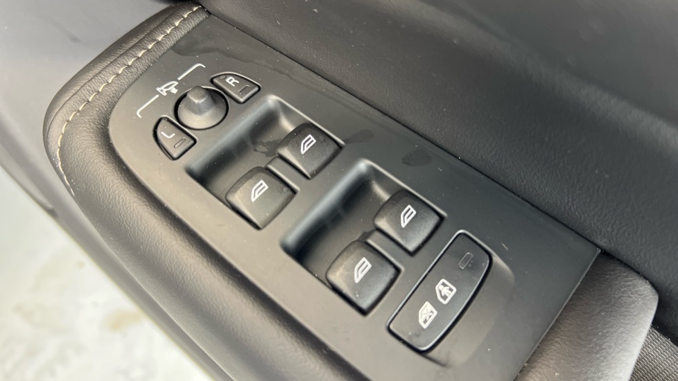 Used Volvo XC60 2024 for sale - 76563744: Photo 24