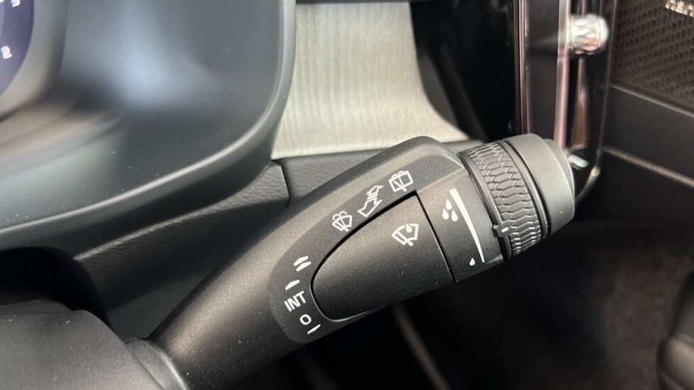 Used Volvo XC40 2024 for sale - 78117759: Photo 25