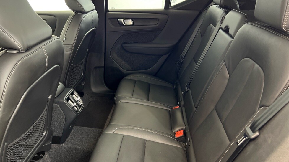 Used Volvo XC40 2024 for sale - 78117759: Photo 33