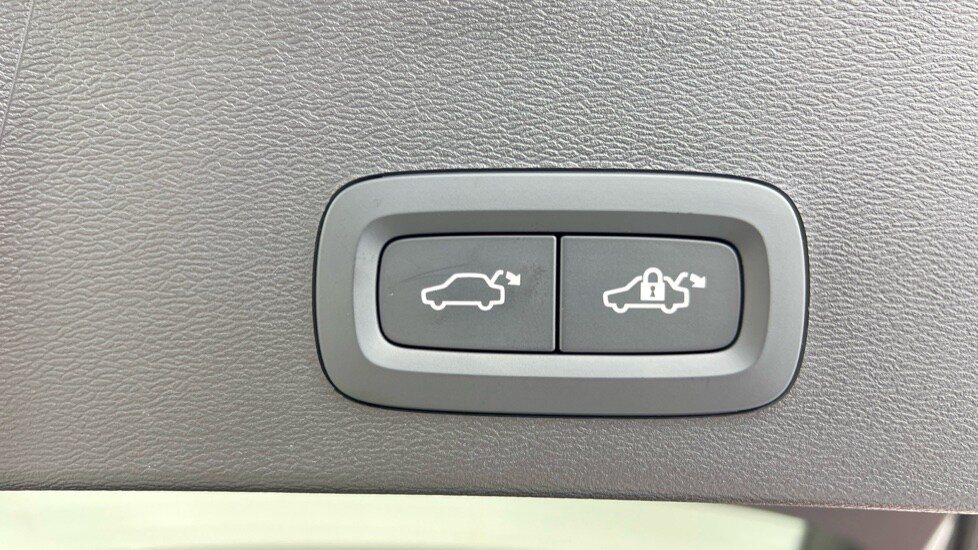 Used Volvo XC40 2024 for sale - 78117759: Photo 43