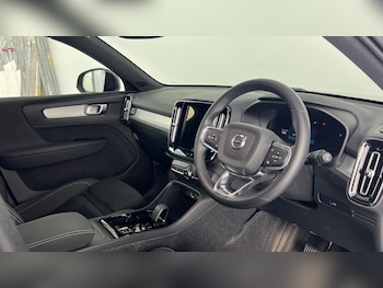 Used Volvo XC40 2025 for sale - 78757348: Photo
