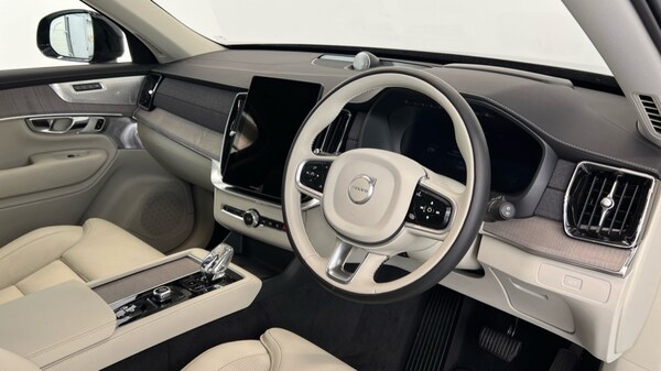 Used Volvo XC90 2025 for sale - 76180192: Photo 4