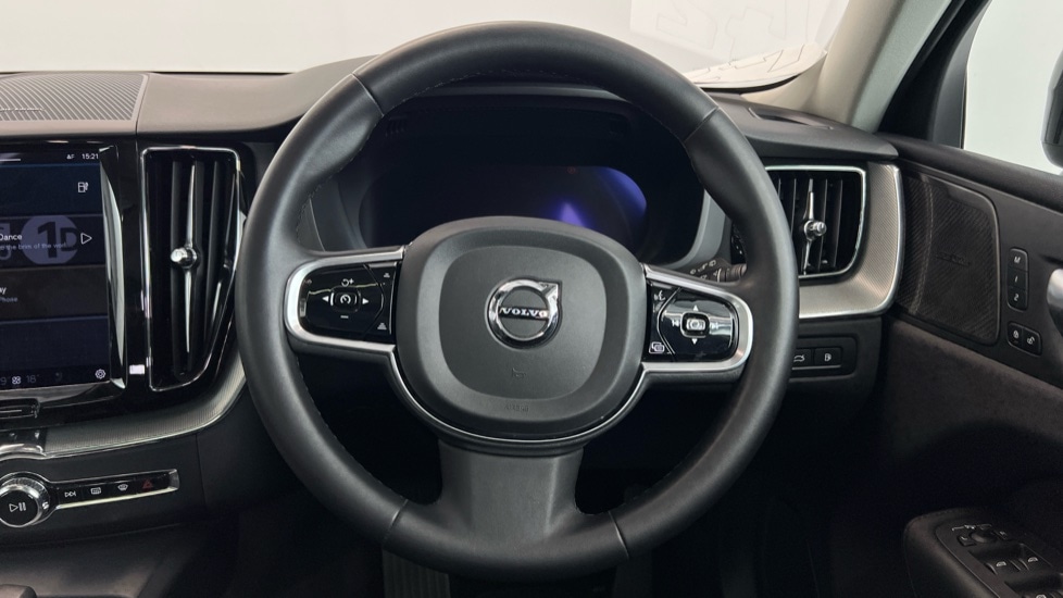 Used Volvo XC60 2023 for sale - 76332175: Photo 10