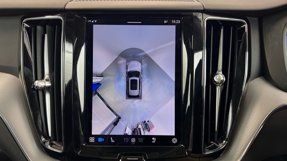 Used Volvo XC60 2023 for sale - 76332175: Photo 19