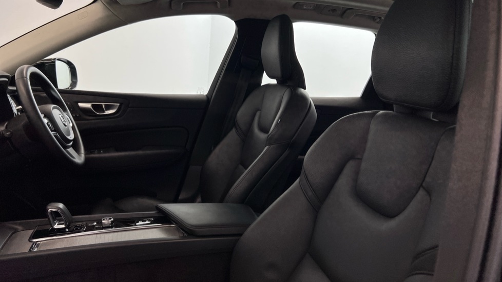 Used Volvo XC60 2023 for sale - 76332175: Photo 36