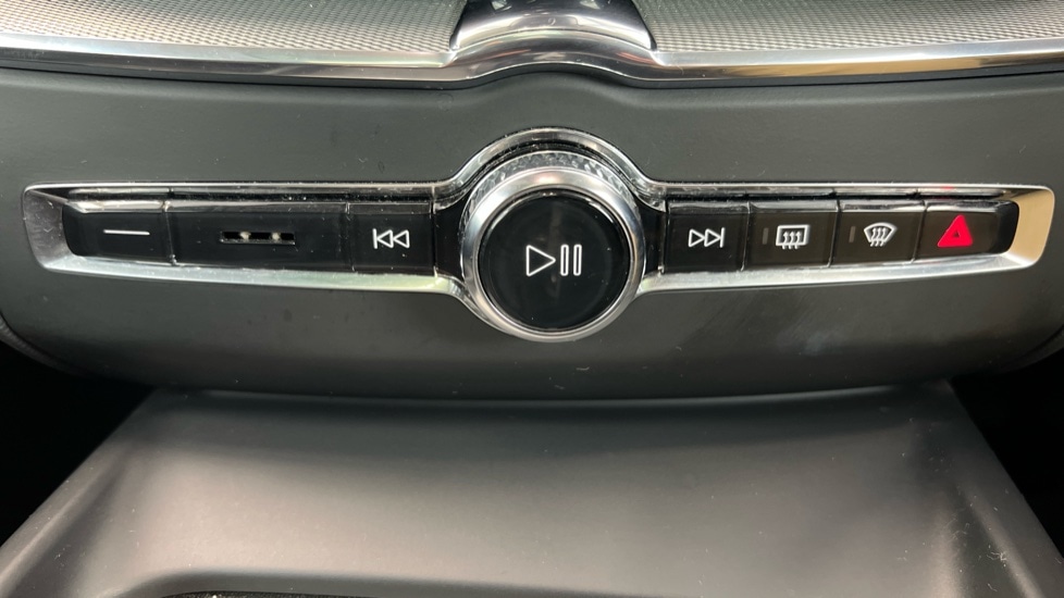 Used Volvo XC60 2023 for sale - 76332175: Photo 57