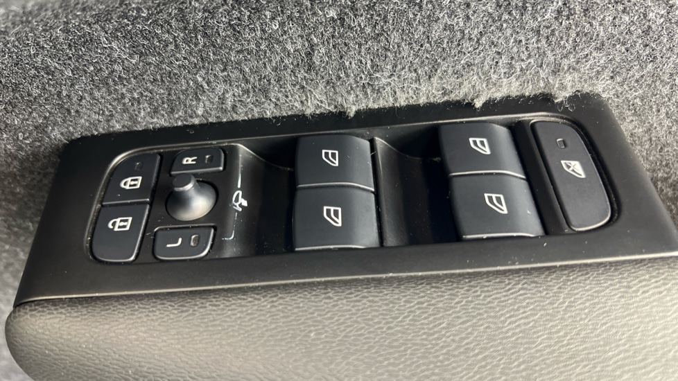 Used Volvo XC40 2021 for sale - 76033673: Photo 24