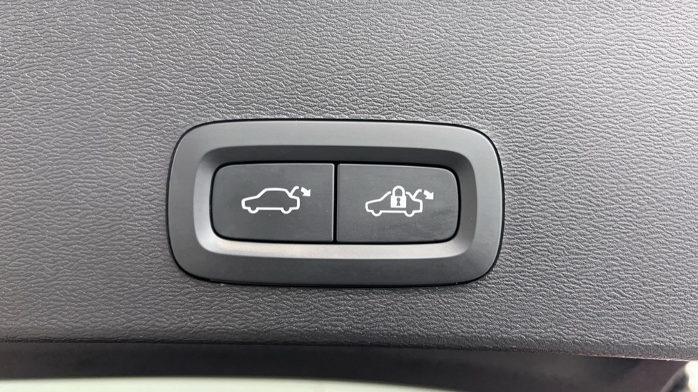 Used Volvo XC40 2022 for sale - 77634623: Photo 35