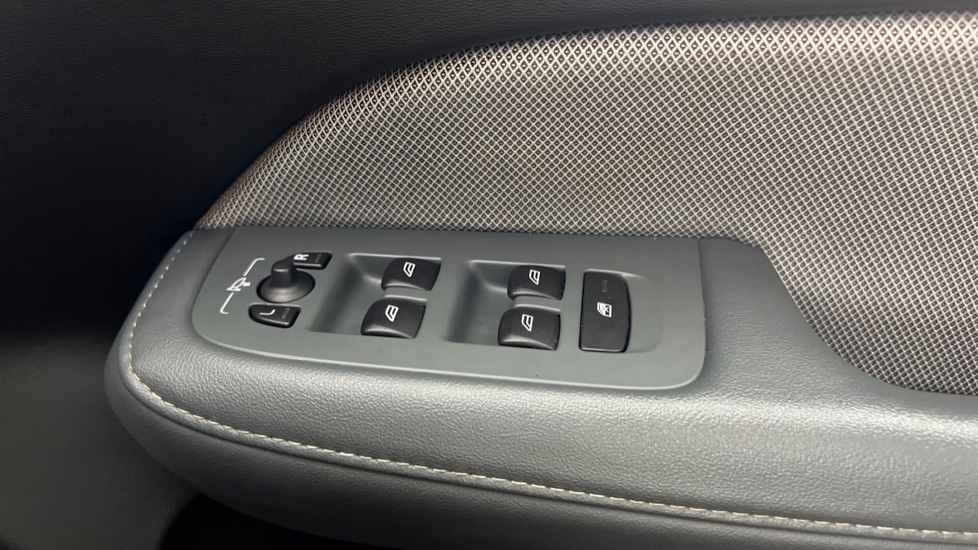 Used Volvo S60 2021 for sale - 77316094: Photo 26