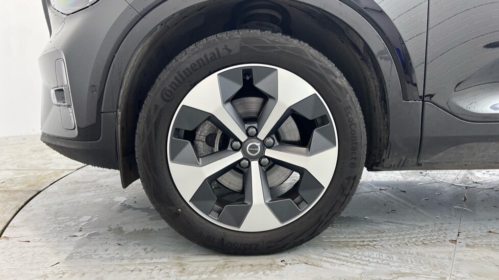 Used Volvo XC40 2024 for sale - 77732395: Photo 44