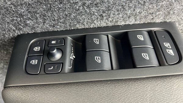 Used Volvo XC40 2024 for sale - 76190957: Photo 24