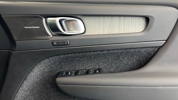 Used Volvo XC40 2024 for sale - 76190957: Photo 29