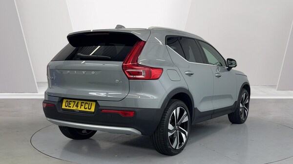 Used Volvo XC40 2024 for sale - 76190957: Photo 2