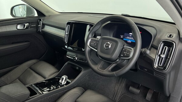 Used Volvo XC40 2024 for sale - 76190957: Photo 4