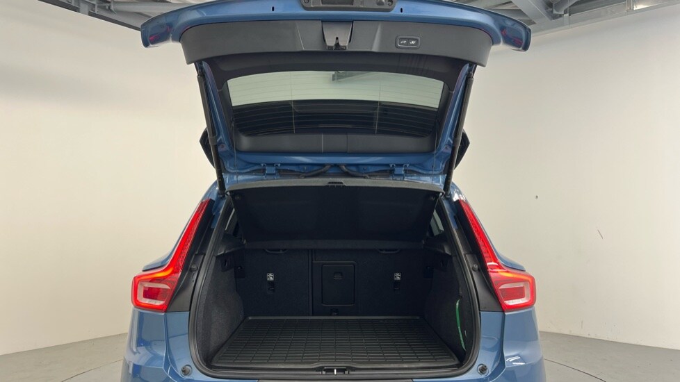 Used Volvo XC40 2023 for sale - 76738197: Photo 13