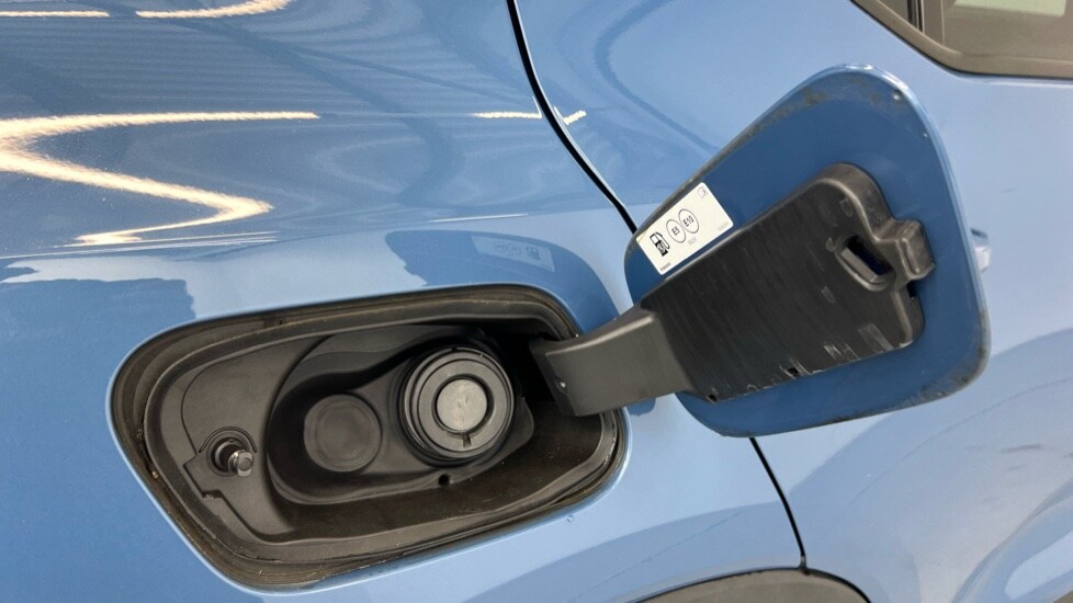 Used Volvo XC40 2023 for sale - 76738197: Photo 15