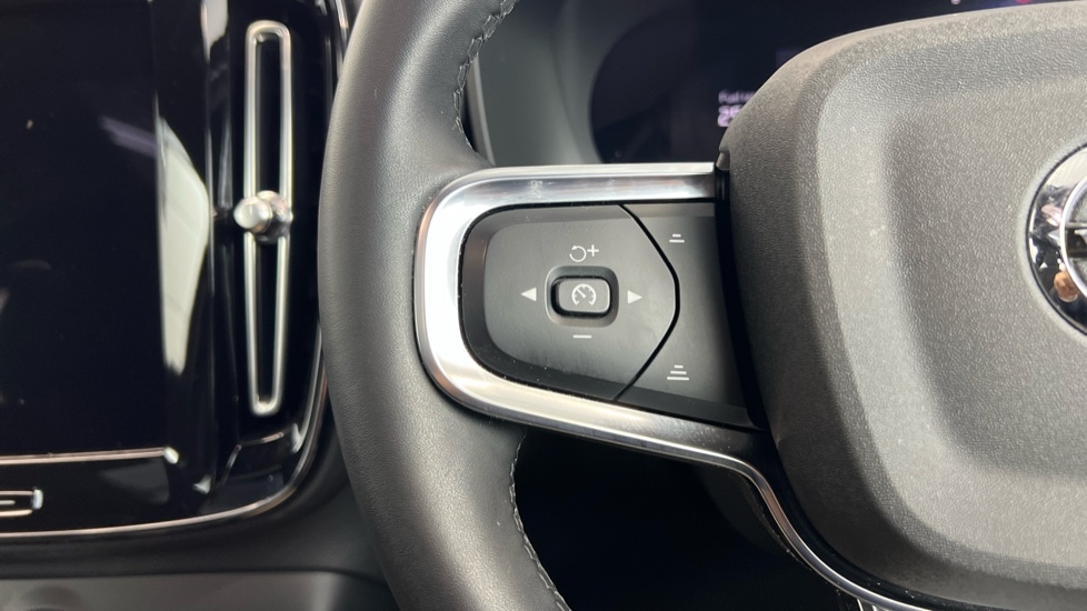 Used Volvo XC40 2023 for sale - 76738197: Photo 20