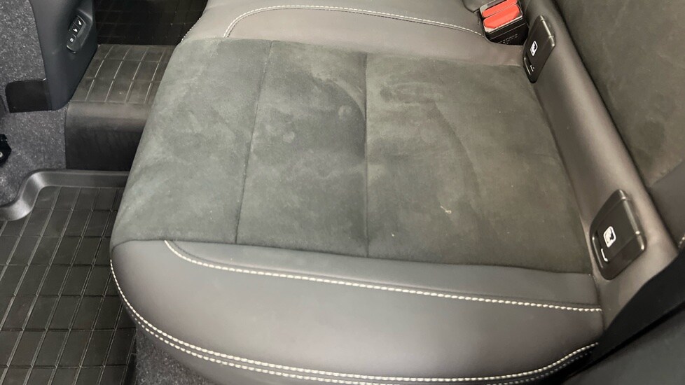 Used Volvo XC40 2023 for sale - 76738197: Photo 42