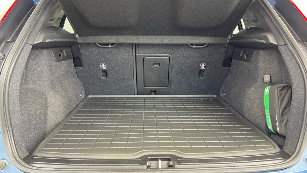 Used Volvo XC40 2023 for sale - 76738197: Photo 45