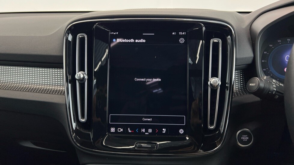 Used Volvo XC40 2023 for sale - 76738197: Photo 54