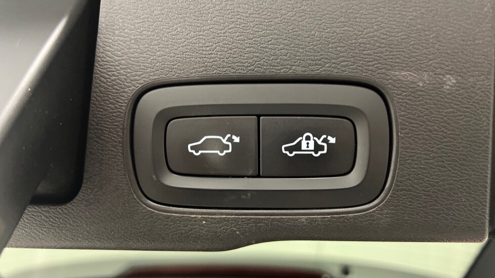 Used Volvo XC60 2021 for sale - 78137044: Photo 33