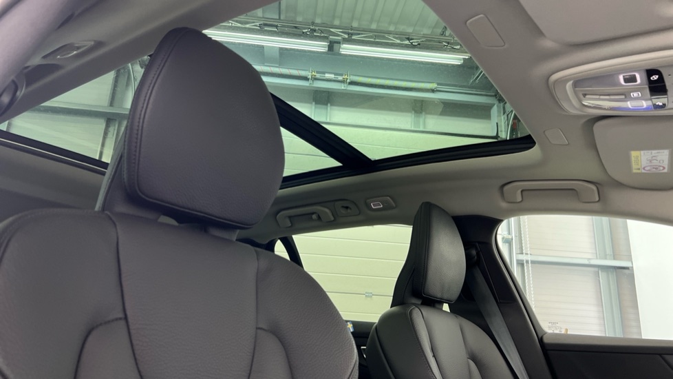Used Volvo V60 for sale - 76023229: Photo 31
