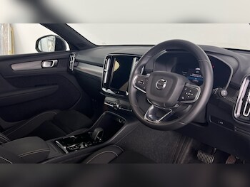 Used Volvo XC40 2025 for sale - 78123156: Photo