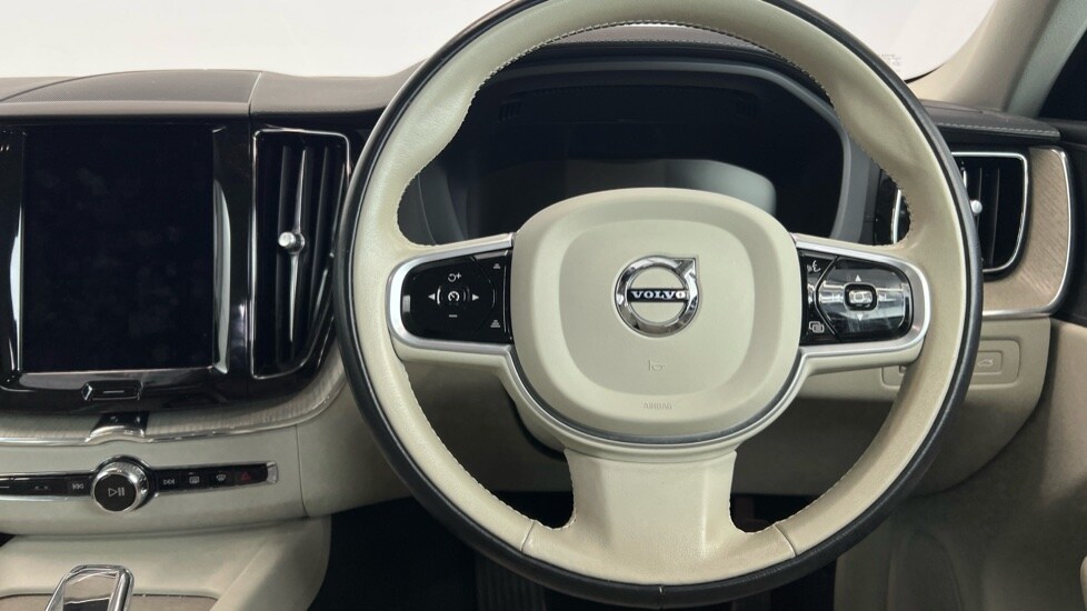 Used Volvo XC60 2021 for sale - 77360568: Photo 10