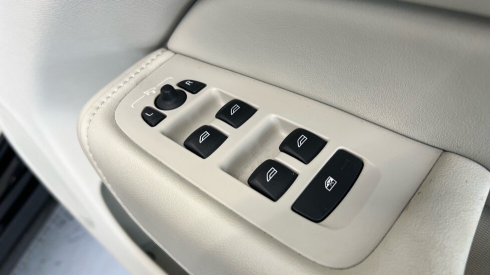 Used Volvo XC60 2021 for sale - 77360568: Photo 24