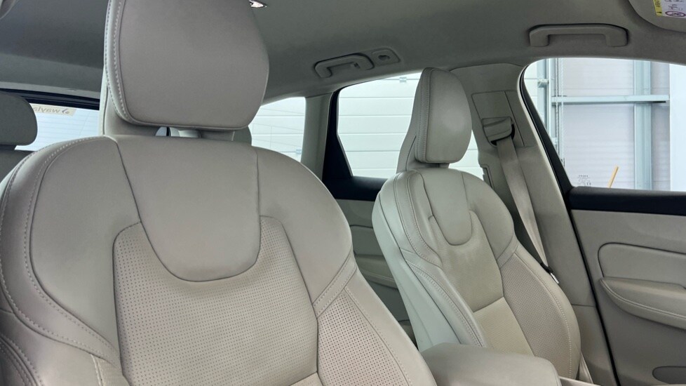 Used Volvo XC60 2021 for sale - 77360568: Photo 31