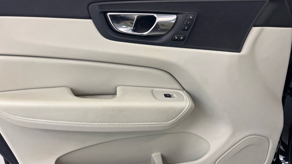 Used Volvo XC60 2021 for sale - 77360568: Photo 40