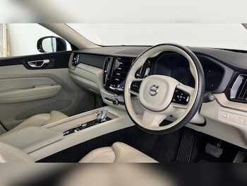 Used Volvo XC60 2021 for sale - 77360568: Photo