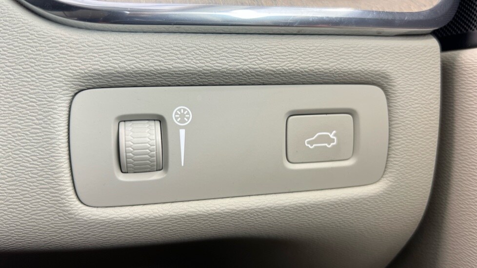 Used Volvo XC60 2021 for sale - 77360568: Photo 58