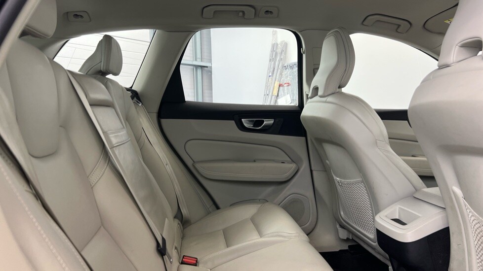 Used Volvo XC60 2021 for sale - 77360568: Photo 6