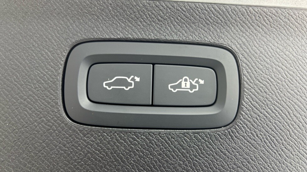 Used Volvo XC90 2025 for sale - 77673797: Photo 35