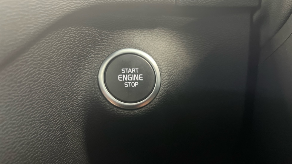 Used Volvo XC40 2024 for sale - 77762716: Photo 27