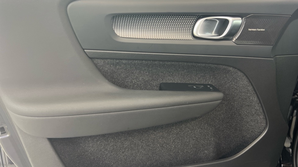 Used Volvo XC40 2024 for sale - 77762716: Photo 42