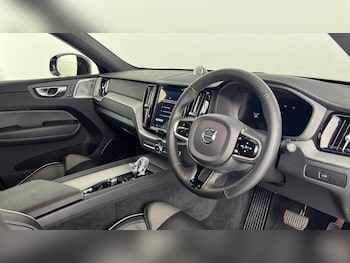 Used Volvo XC60 2023 for sale - 78581428: Photo
