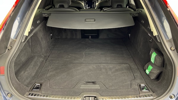 Used Volvo V90 2023 for sale - 76254996: Photo 39