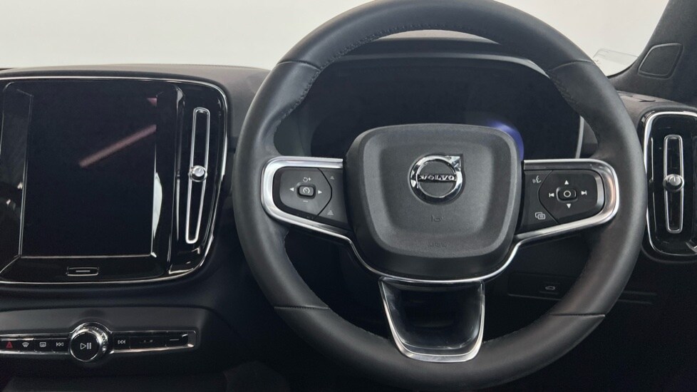 Used Volvo XC40 2022 for sale - 77959863: Photo 10