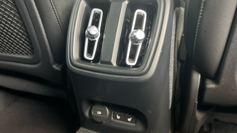 Used Volvo XC40 2022 for sale - 77959863: Photo 14