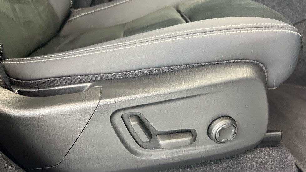 Used Volvo XC40 2022 for sale - 77959863: Photo 30