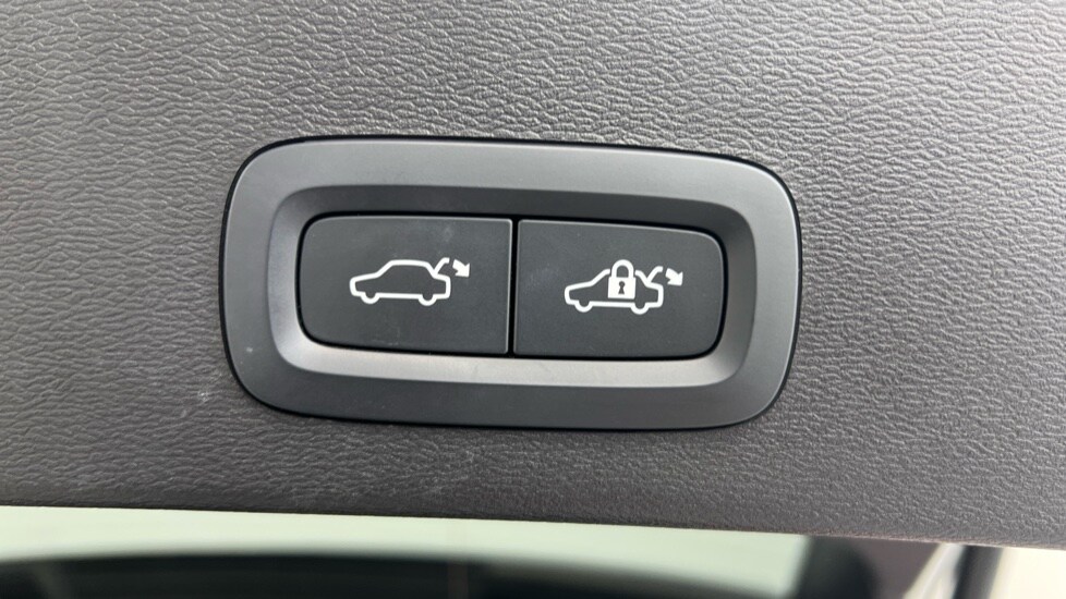 Used Volvo XC40 2022 for sale - 77959863: Photo 35