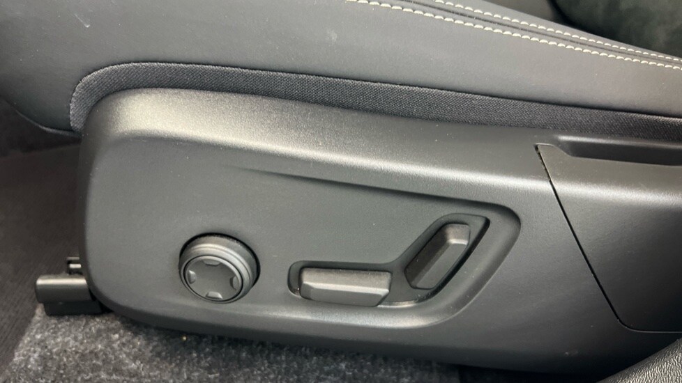 Used Volvo XC40 2022 for sale - 77959863: Photo 40