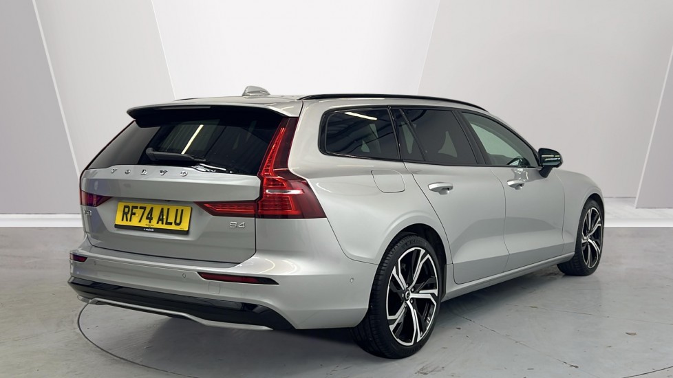 Used Volvo V60 2025 for sale - 77346856: Photo 2